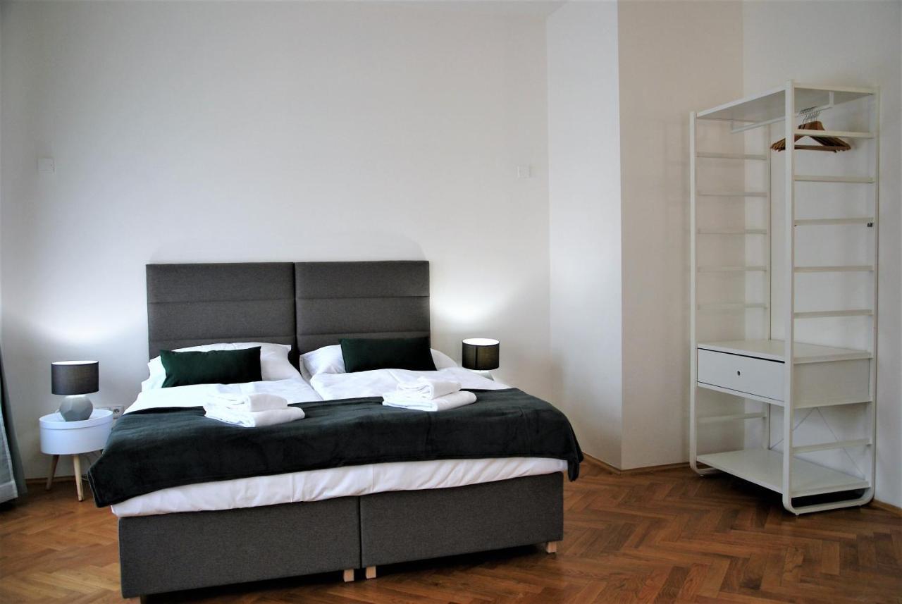 White Swan Boutique Apartments Prague Luaran gambar