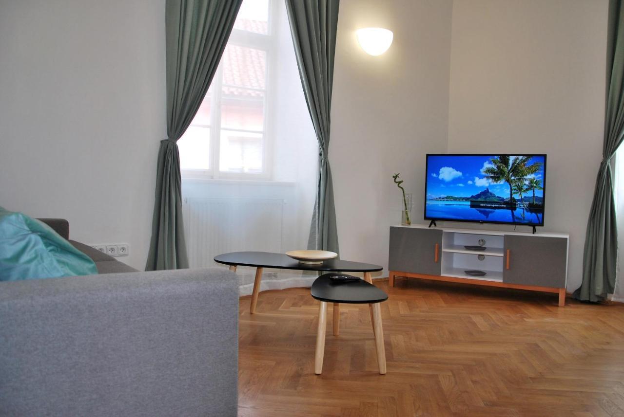 White Swan Boutique Apartments Prague Luaran gambar
