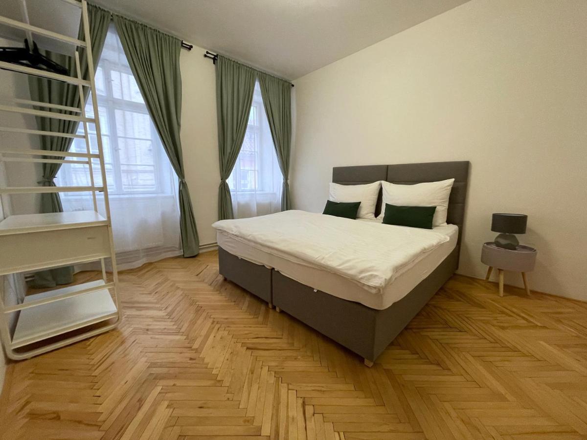 White Swan Boutique Apartments Prague Luaran gambar
